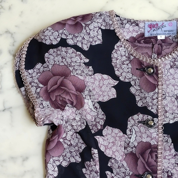 NWOT. Short Sleeve Button Down Floral Blouse and Fully Lined Skirt Set. - Picture 4 of 8